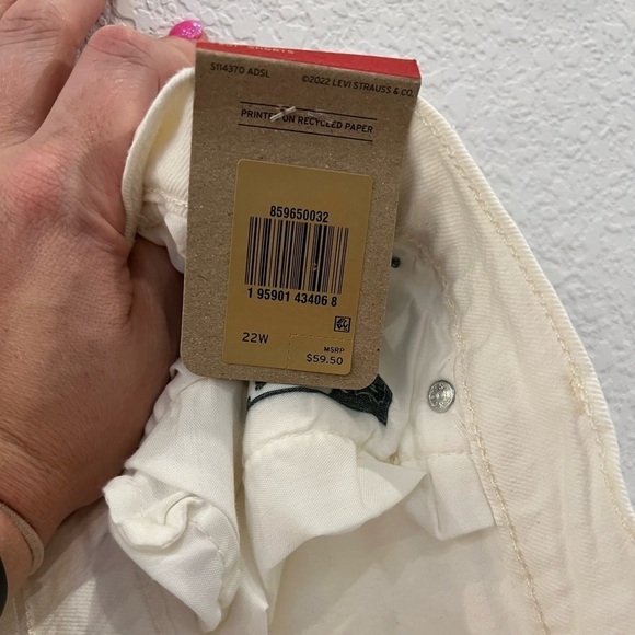 Levi’s Shorts NWT - Picture 3 of 8